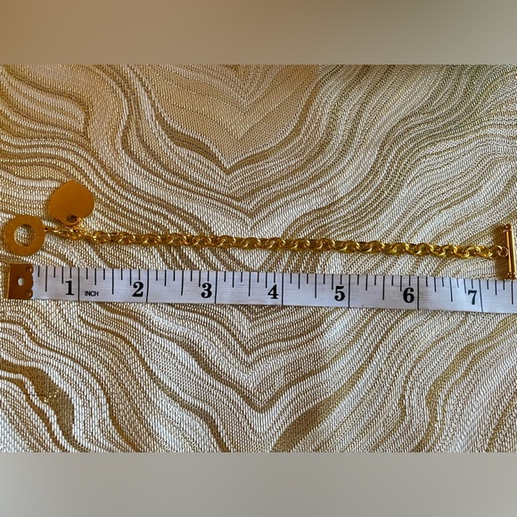 🌷$4 Bundle Add-on ~ Gold Plated Chain Bracelet w Toggle Clasp and Heart Charm - Picture 17 of 17